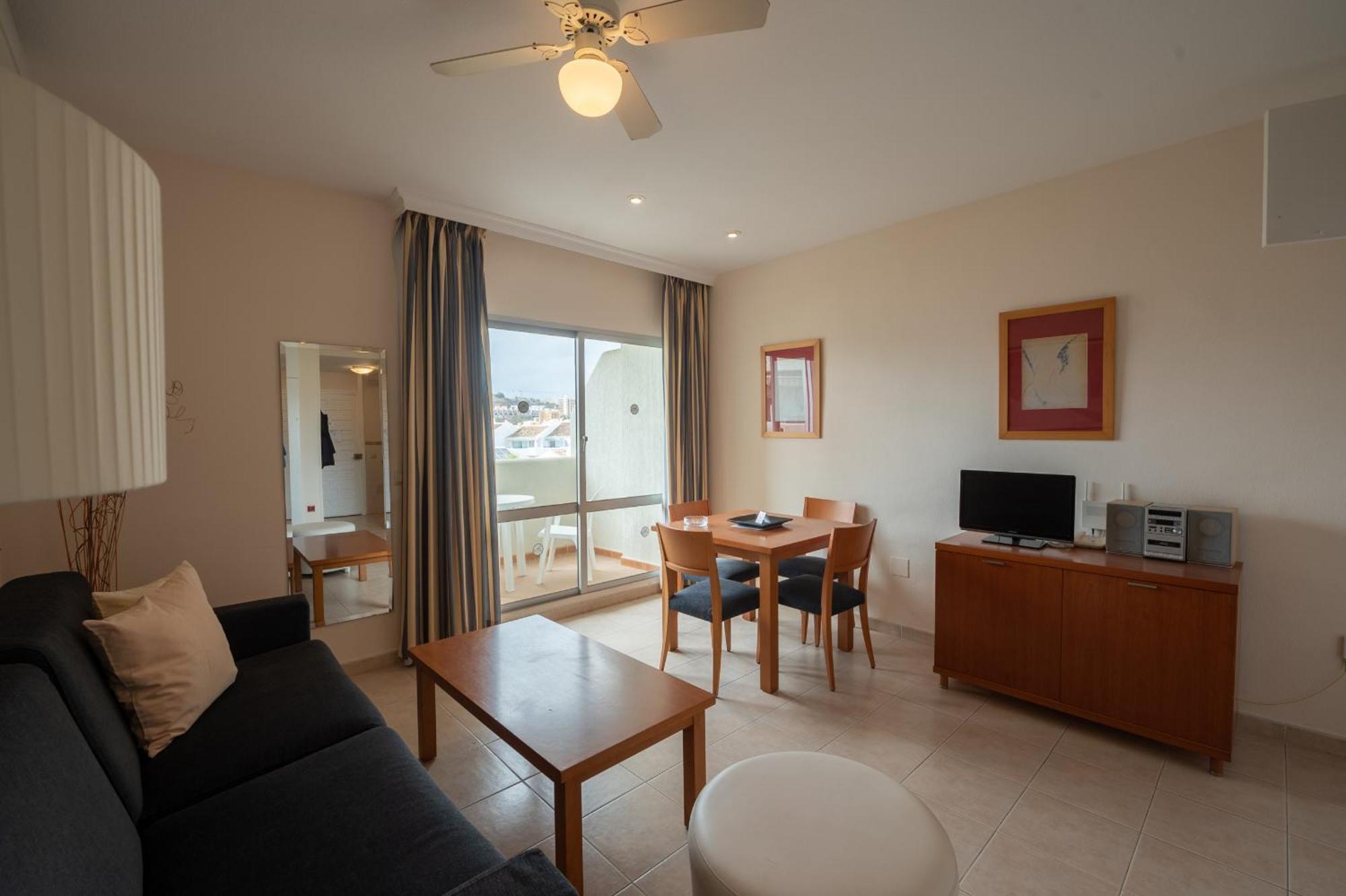 Benalbeach Premium Apartments By Alfresco Stays 贝纳尔马德纳 外观 照片