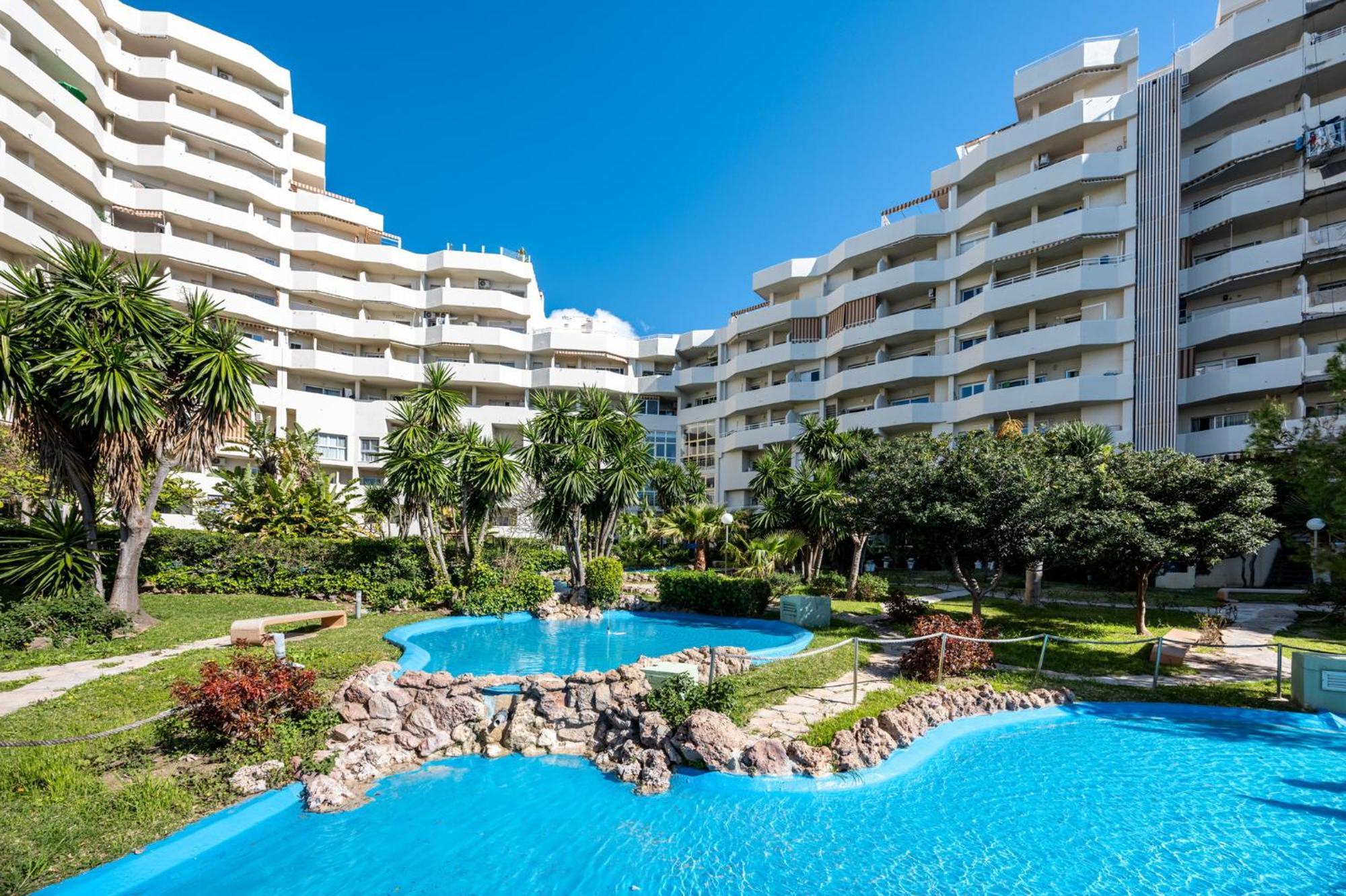 Benalbeach Premium Apartments By Alfresco Stays 贝纳尔马德纳 外观 照片