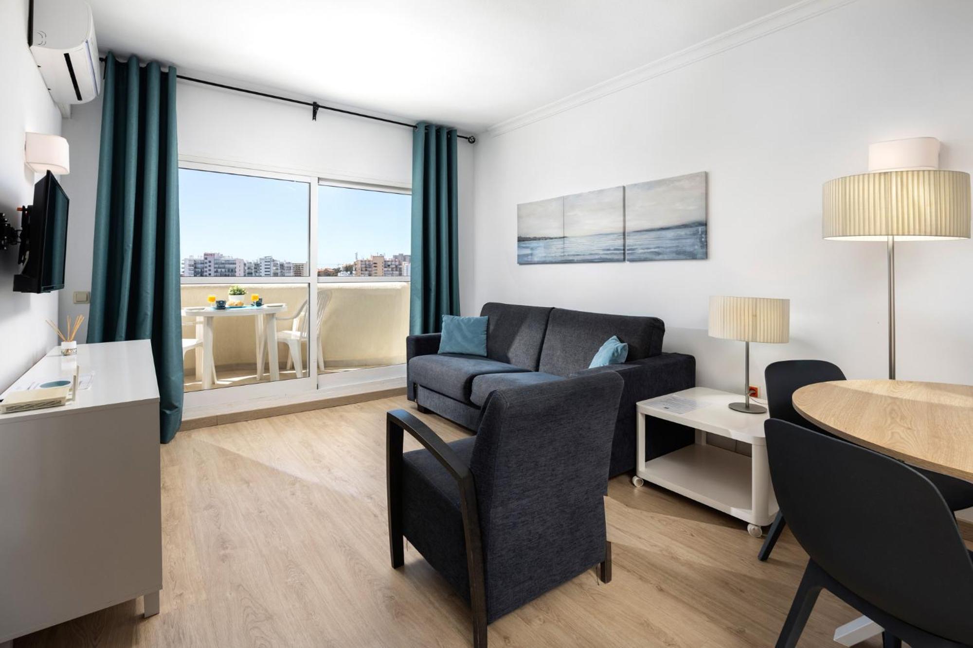 Benalbeach Premium Apartments By Alfresco Stays 贝纳尔马德纳 外观 照片