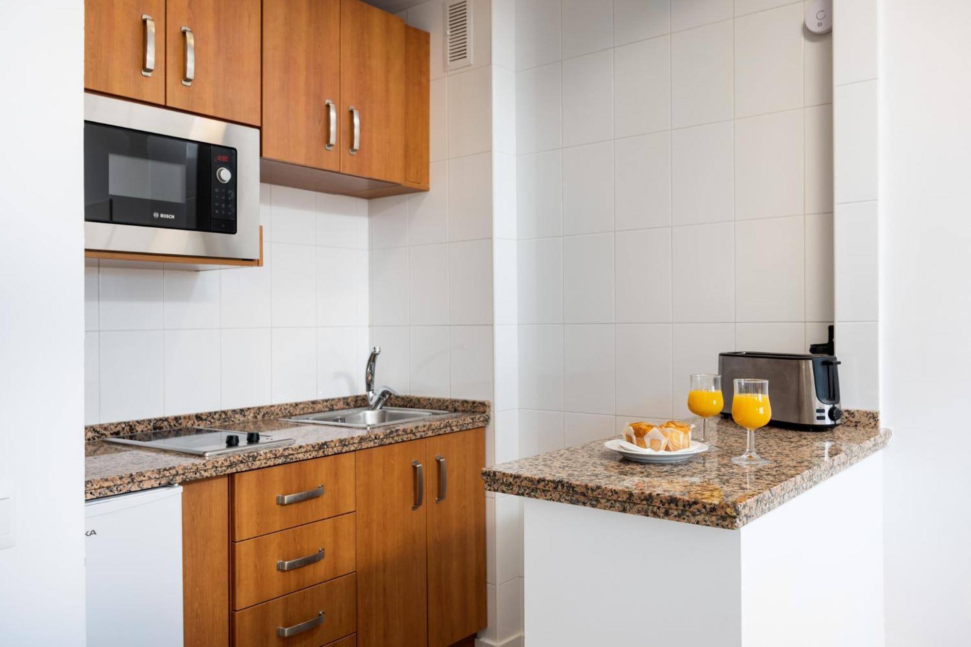 Benalbeach Premium Apartments By Alfresco Stays 贝纳尔马德纳 外观 照片